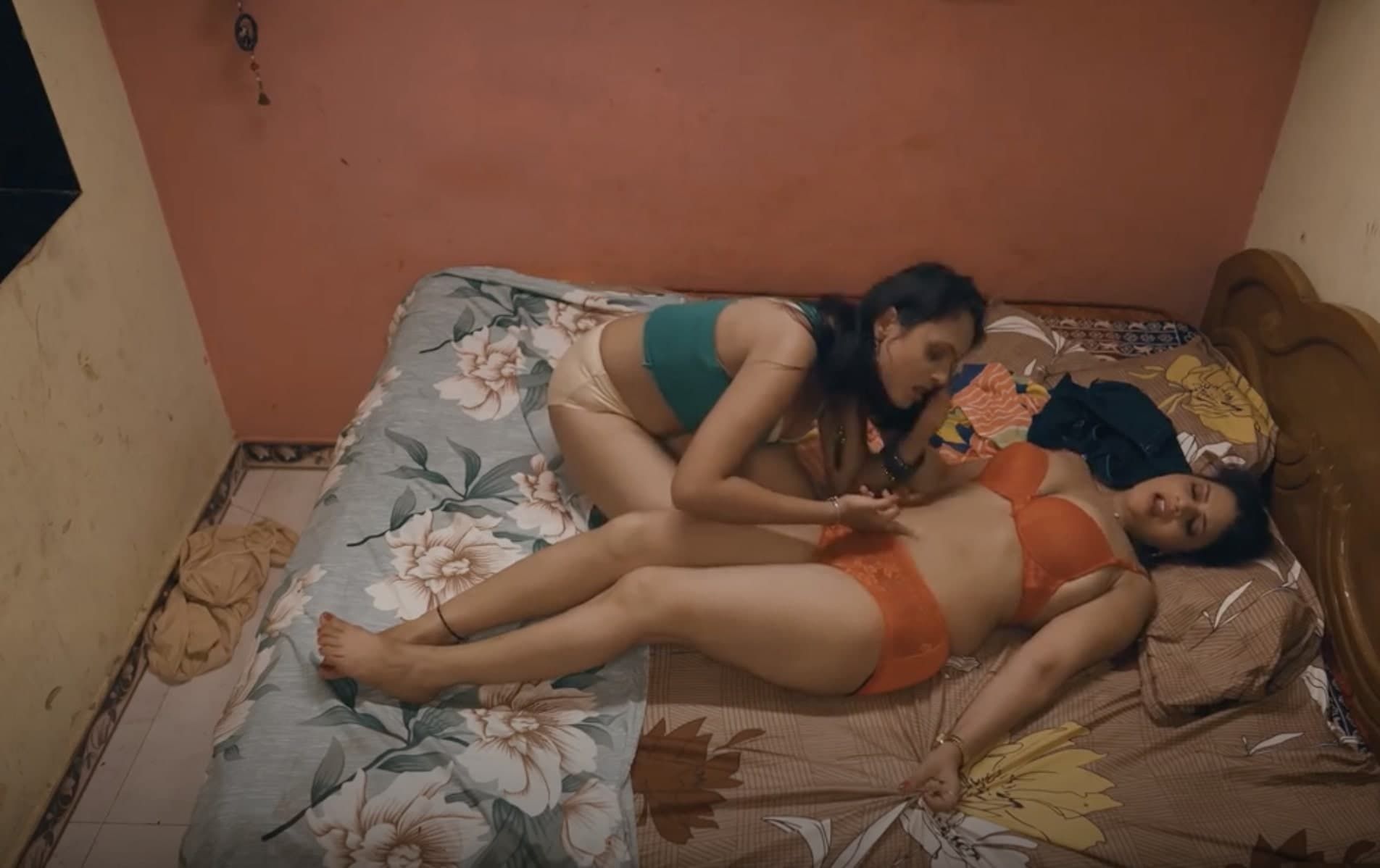 De Dana Dan – 2024 – Ullu  Hindi Porn Web Series Episode 5